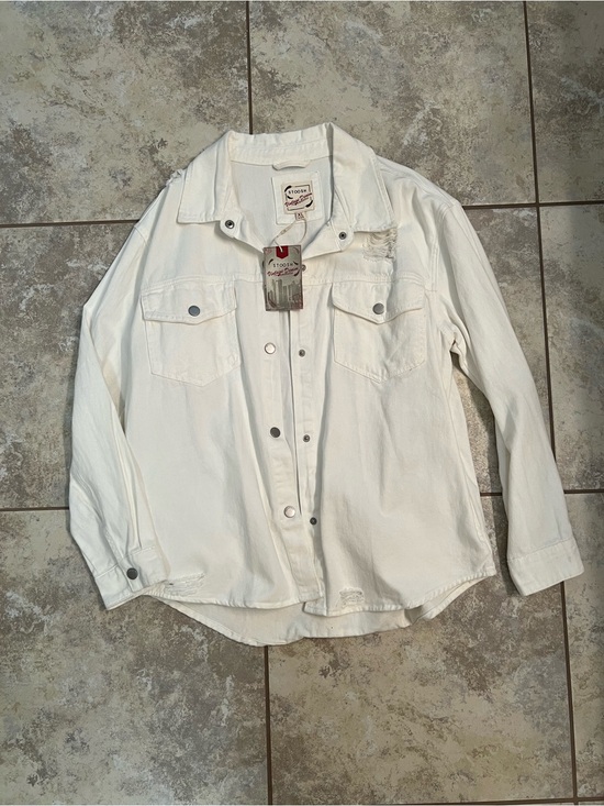 Stoosh Jackets & Blazers - NWT Stoosh White Vintage Denim Jacket with Button Flap Pockets